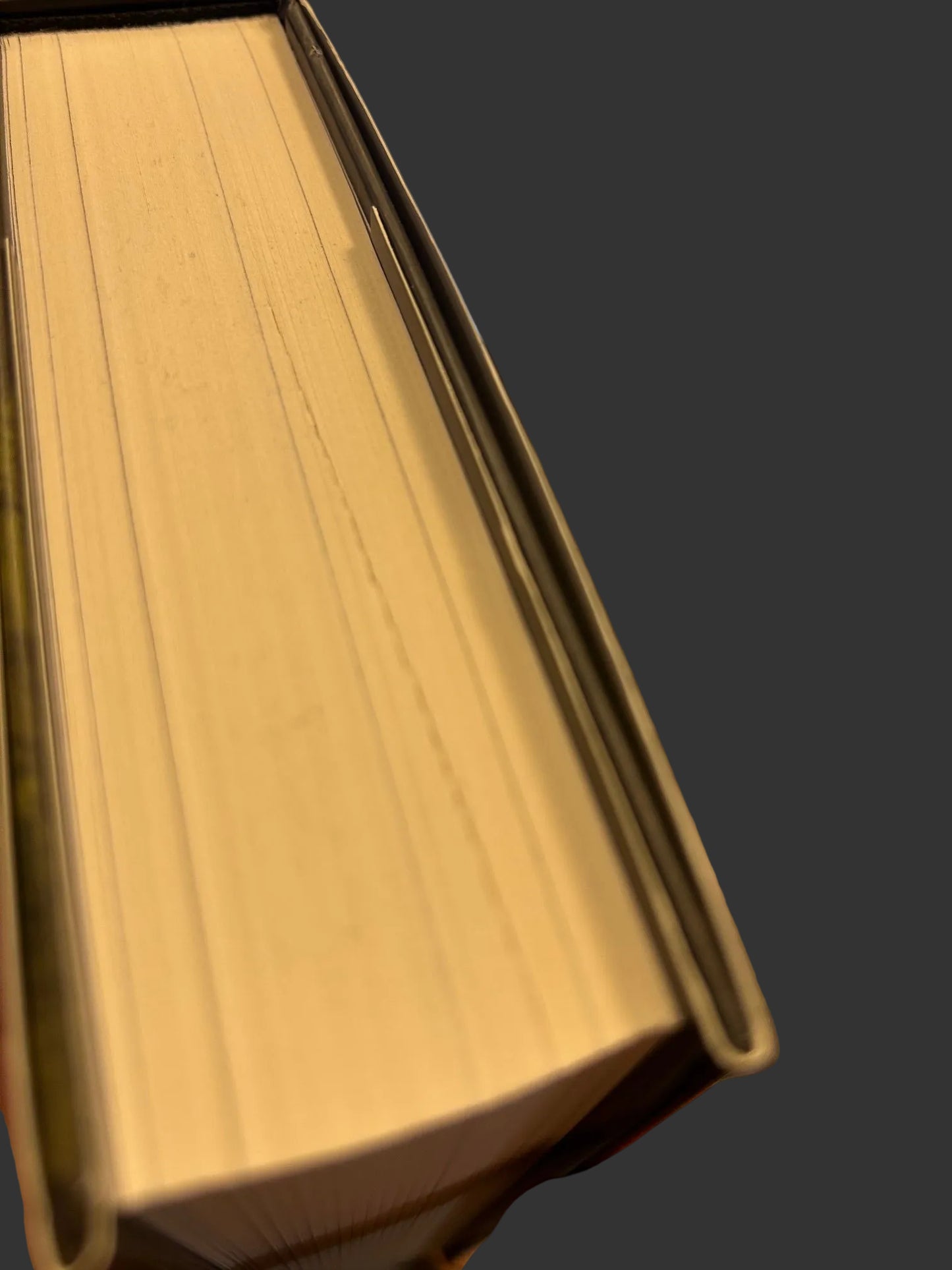 Preorder - False Gods (Hardback) (Englisch) leicht beschädigt
